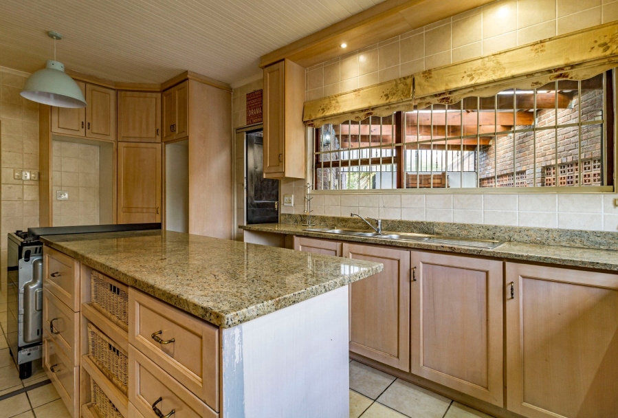 8 Bedroom Property for Sale in Helderberg Estate Western Cape